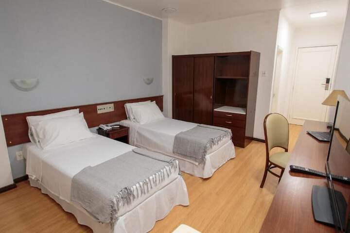 Room 8 of 35
