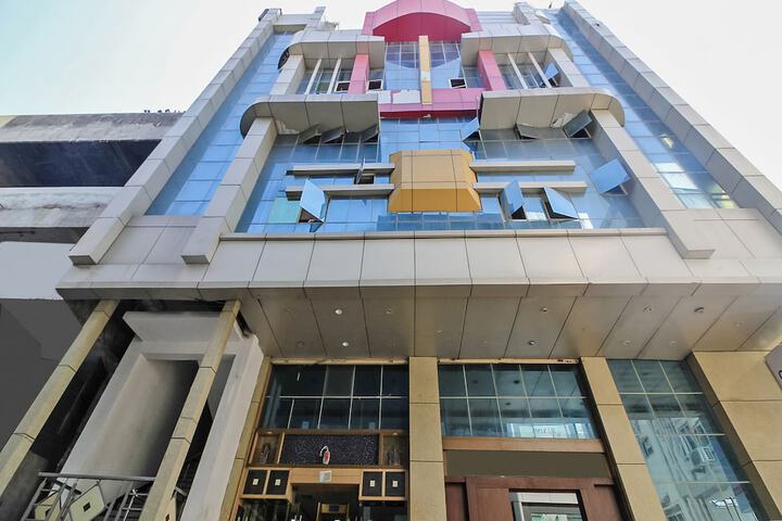 OYO 740 Hotel Suravi