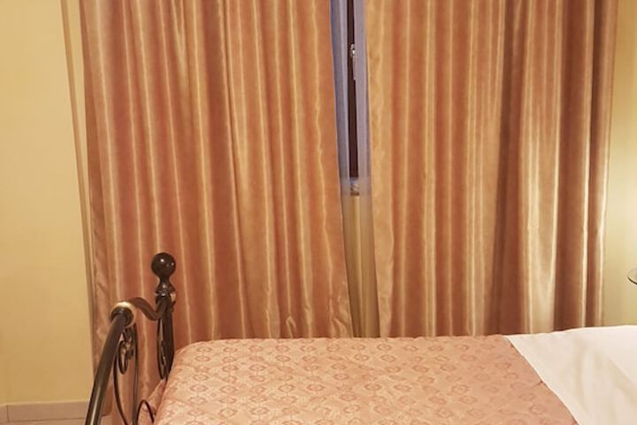 Room 8 of 44