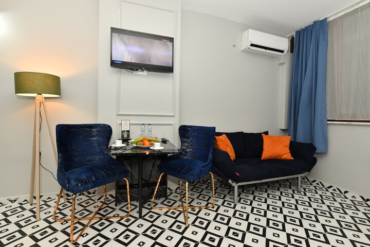 Room 25 of 47