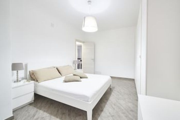 Room 5 of 13
