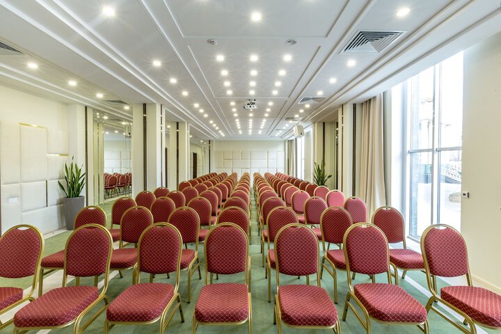 Business Center 97 of 111