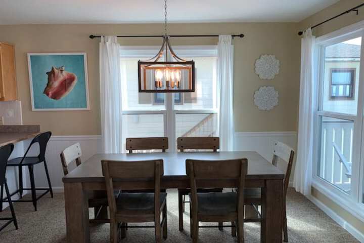 Dining 10 of 84