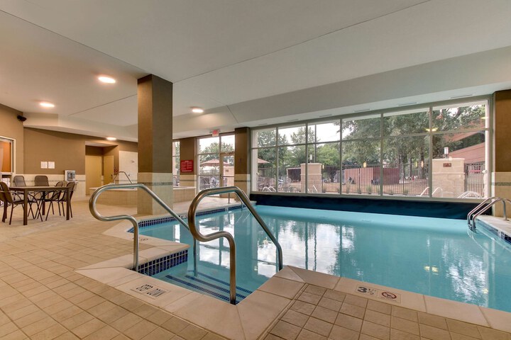 Pool 40 of 68