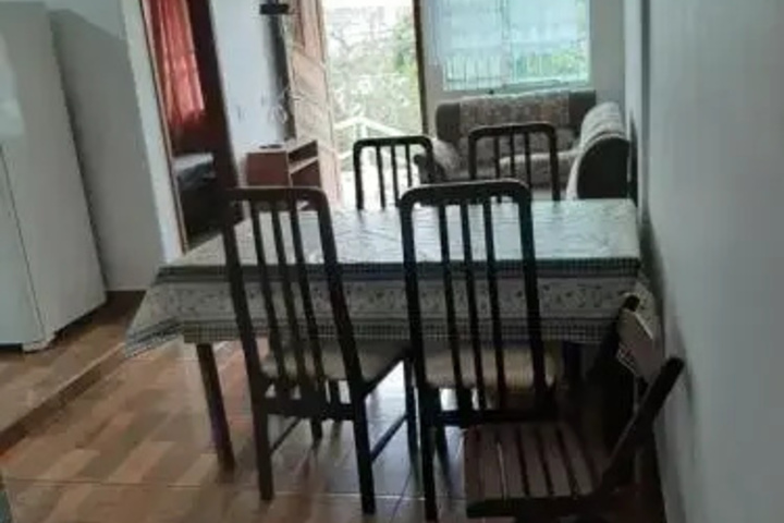 Room 5 of 11