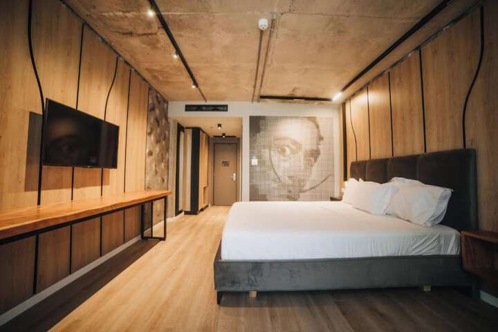 Room 7 of 44
