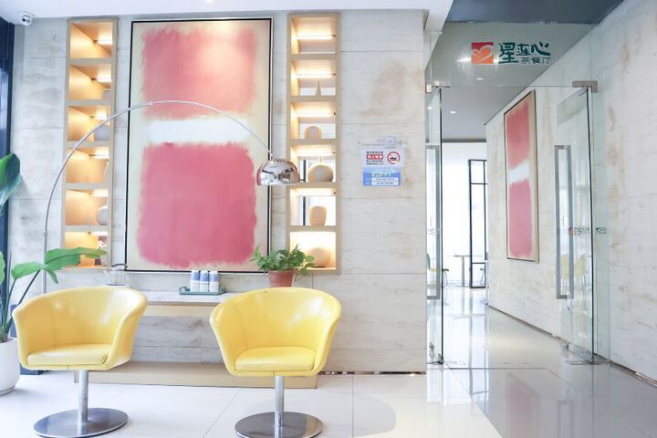 Jialv Aviation Hotel (Wuhan Outlets Julong Avenue Subway Station Branch)