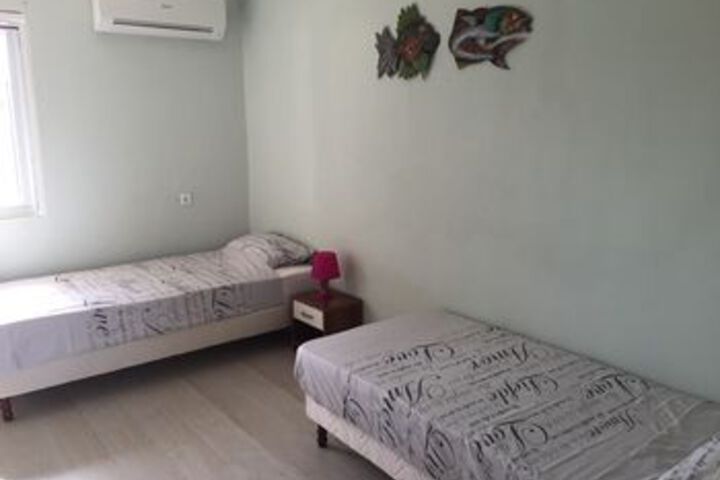 Room 9 of 16