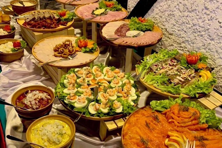 Dining 46 of 59