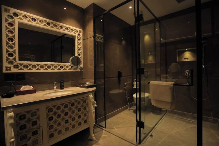 Room 21 of 26