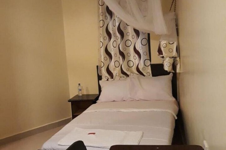 Room 3 of 24