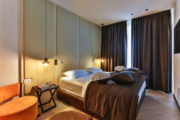 Room 2 of 45