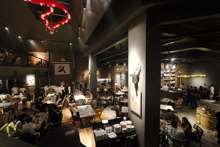 Dining 45 of 70