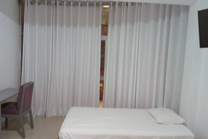 Room 13 of 31