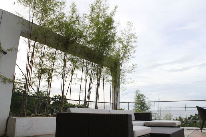 Sundeck 151 of 159