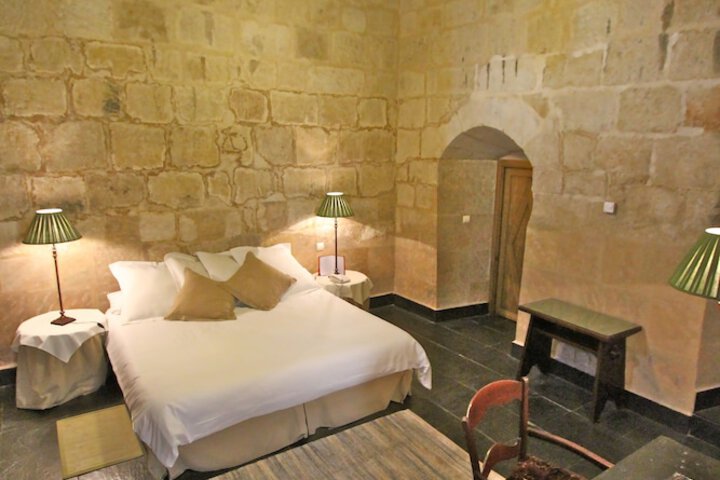Room 11 of 51