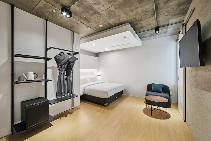 Room 7 of 41
