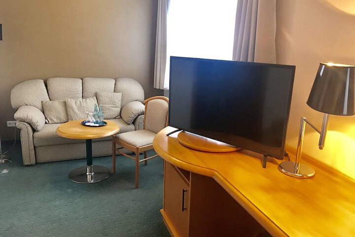 Room 12 of 28