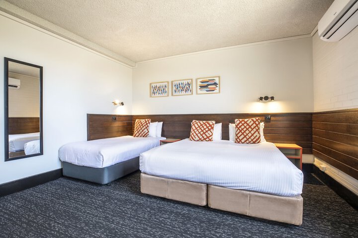 Room 10 of 39