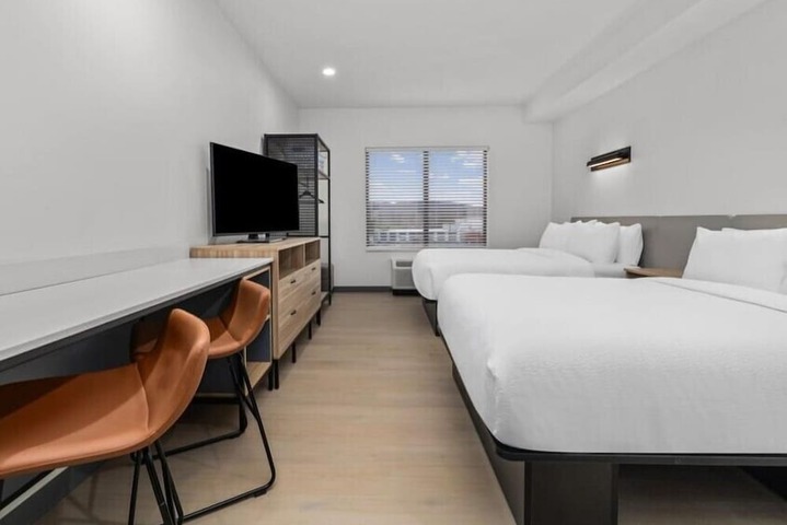 Room 5 of 40