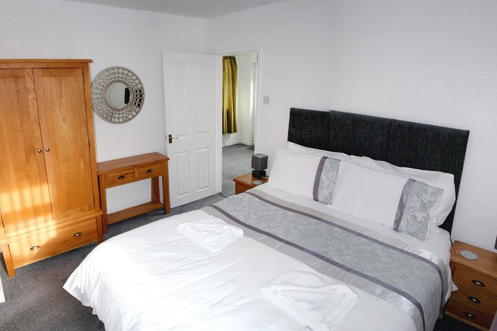 Room 5 of 19