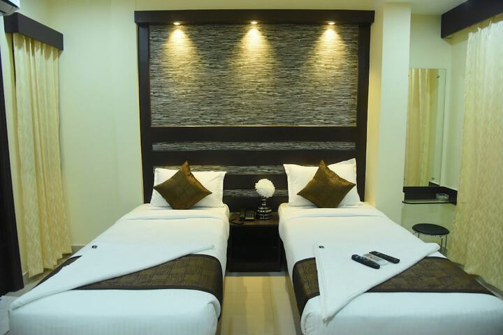 Room 5 of 14