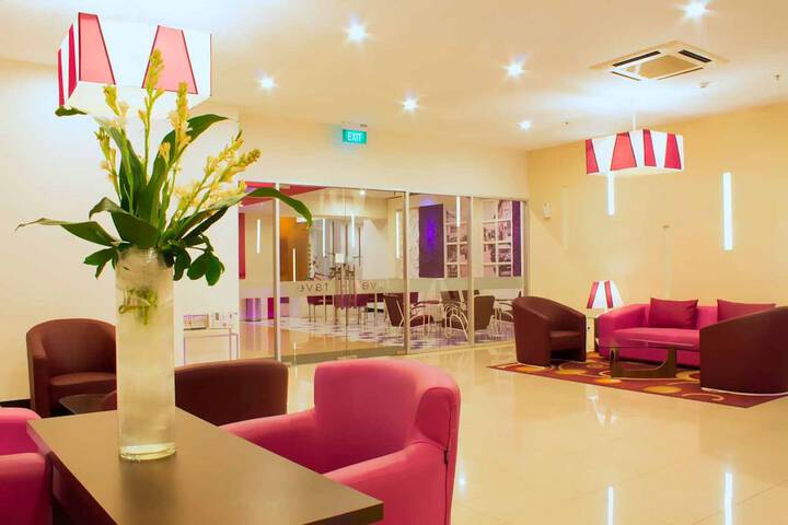 Entrance & Lobby