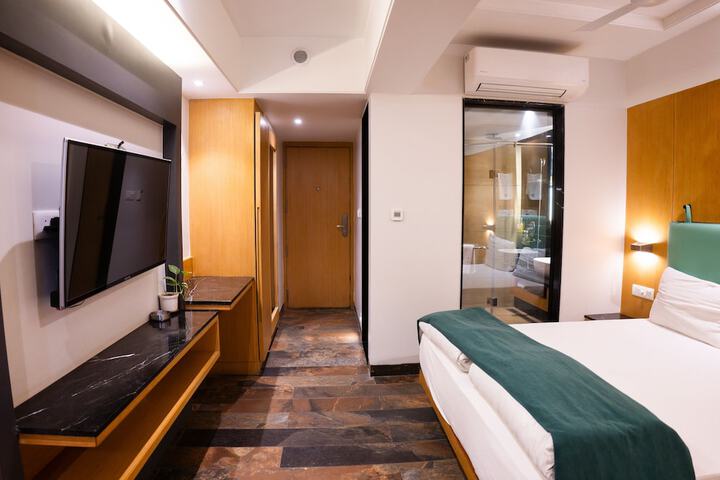 Room 16 of 47