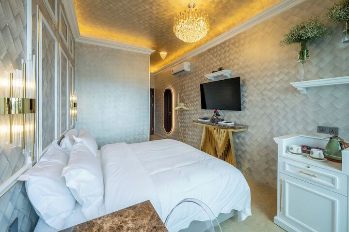 Room 20 of 285