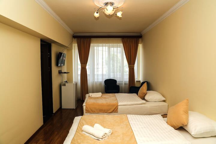 Room 17 of 48