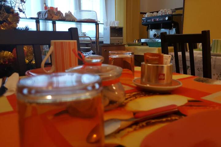 Breakfast/Coffee Service 72 of 81