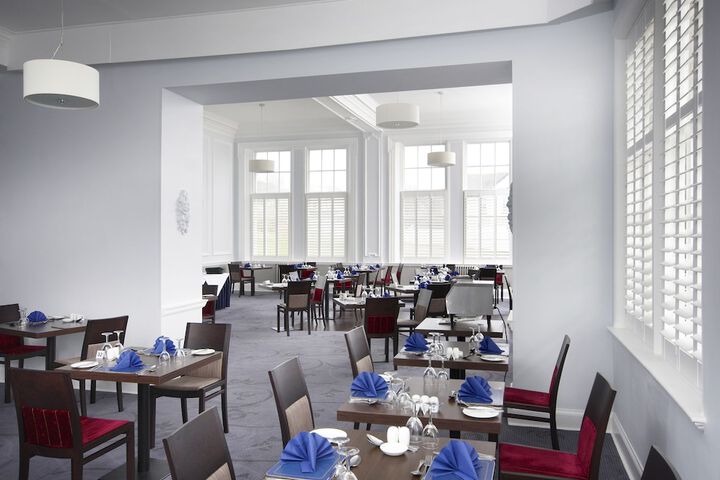 Dining 66 of 100
