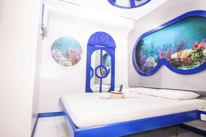 Room 7 of 77