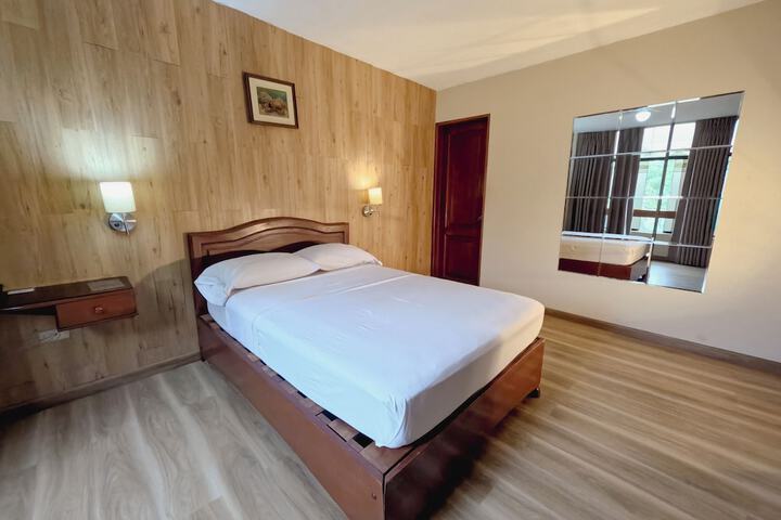 Room 16 of 32