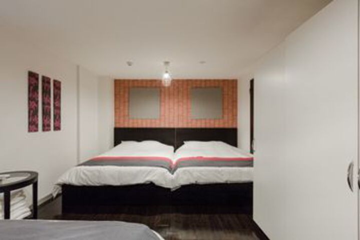 Room 96 of 182