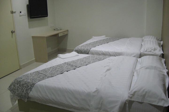Room 14 of 21