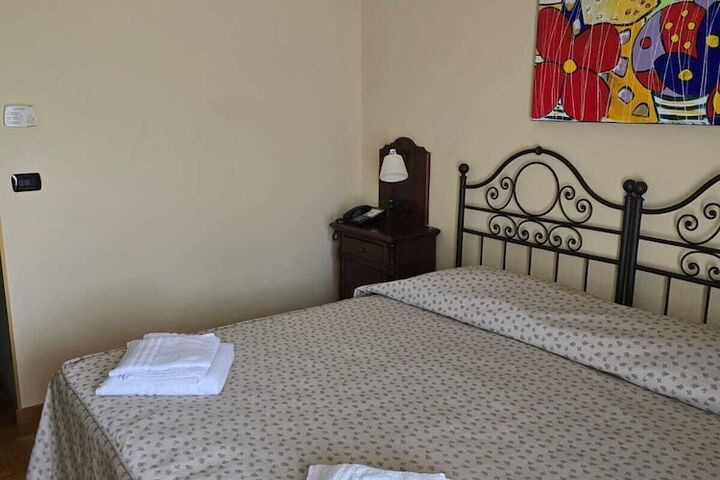 Room 15 of 39