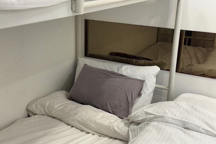Room 9 of 43