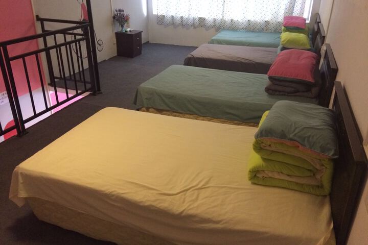 Room 3 of 8