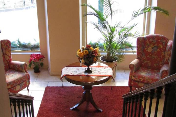 Guest Lobby