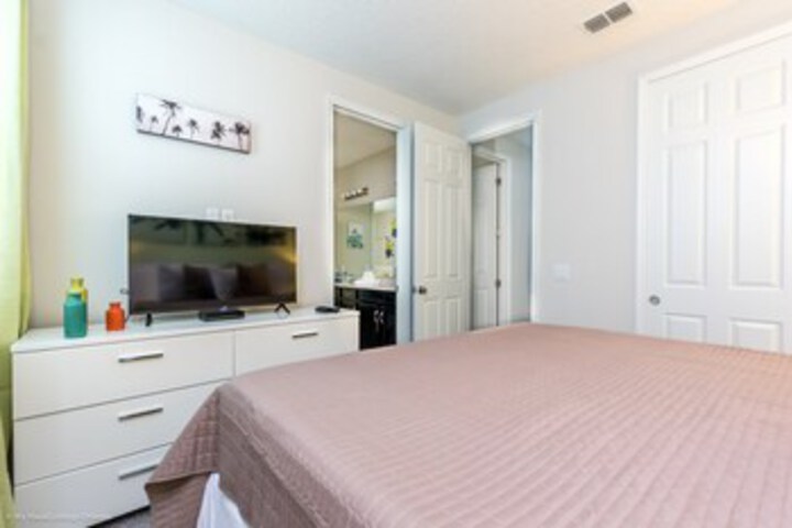 Room 53 of 64