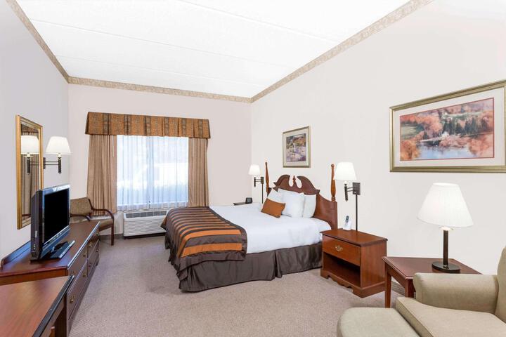 1 King Bed (31 of 46)