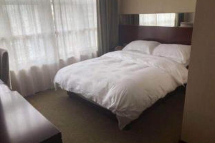Room 4 of 4
