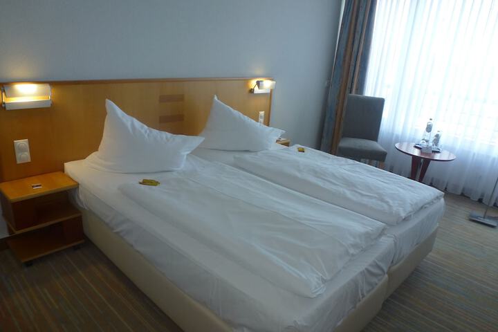 Room 4 of 124