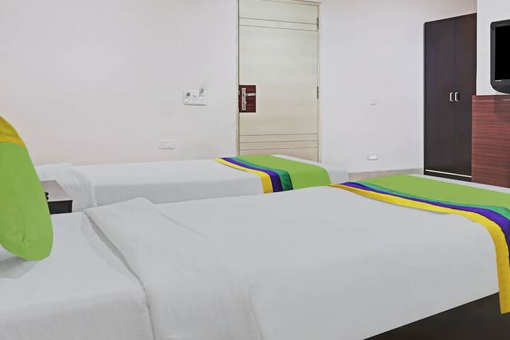 Room 8 of 36