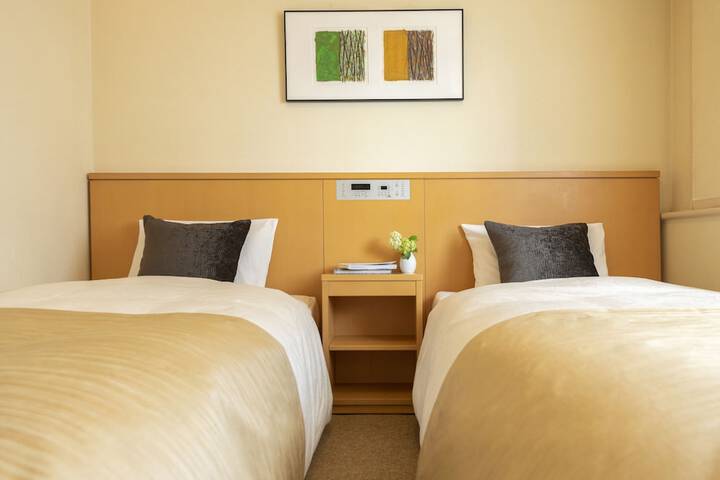 Room 10 of 50