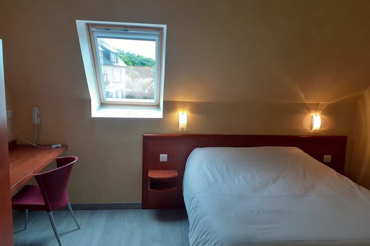 Room 6 of 27
