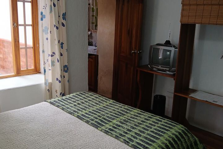 Room 5 of 25