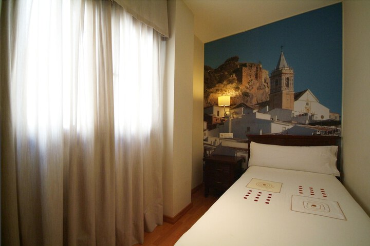 Room 9 of 70