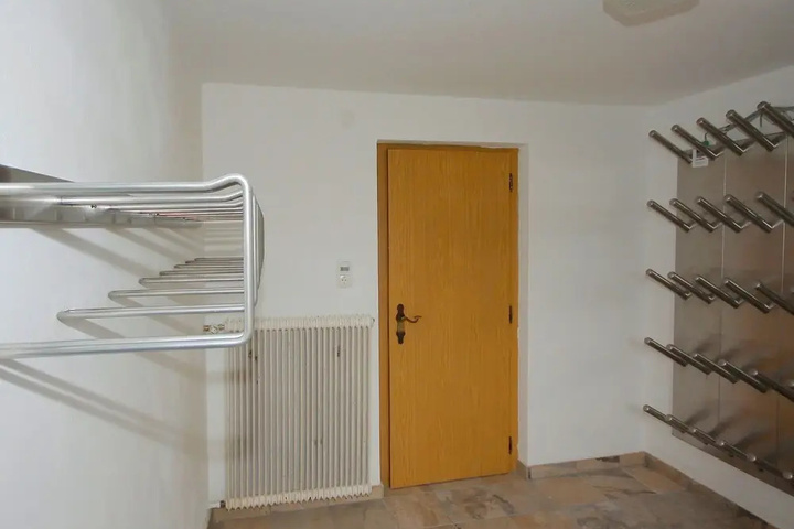 Room 10 of 15